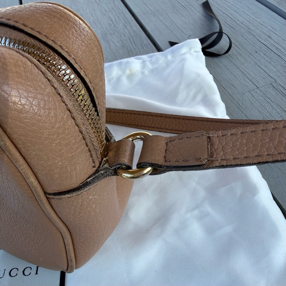 Authentic Gucci Soho Disco bag with pebble leather design (dust bag included) - Picture 7 of 17